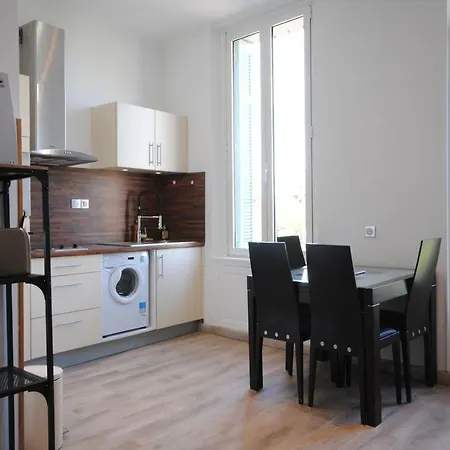 Cosy * Κάννες